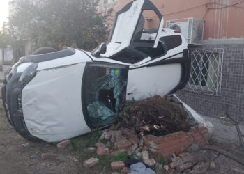 Roban una camioneta, disparan contra la Policía, chocan y son detenidos en Lomas de Zamora