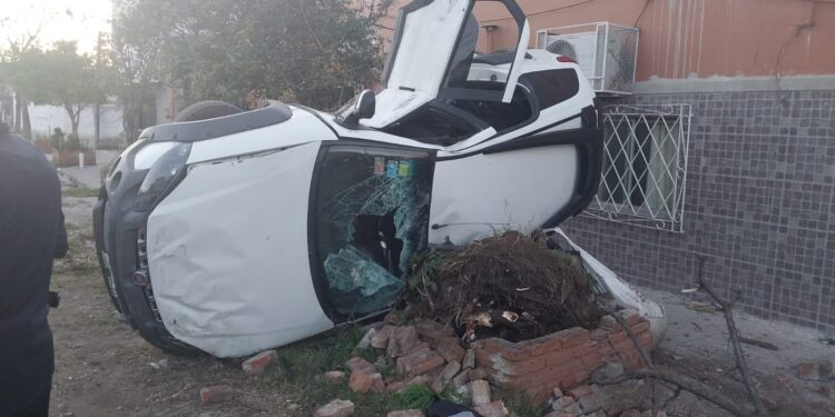 Roban una camioneta, disparan contra la Policía, chocan y son detenidos en Lomas de Zamora