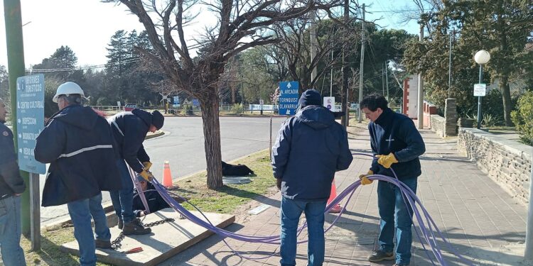 Coopersive realiza trabajos de cruces subterráneos en Av, Roca y Av. del Libertador.