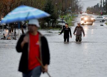Más de 1.300 familias afectadas por el temporal en La Plata y Berisso