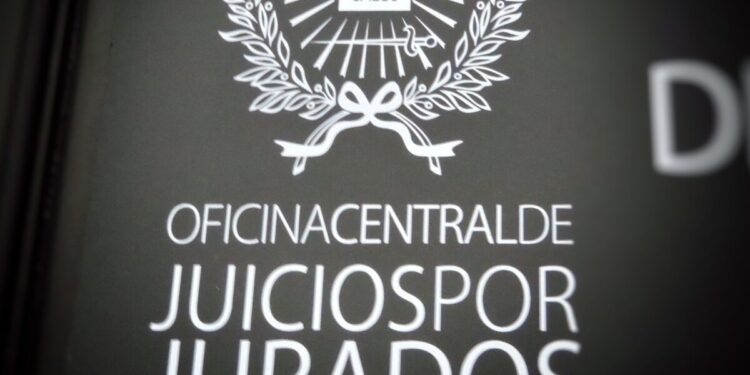 Comienza el juicio por jurados a un hombre acusado de asesinar a su expareja en Coronel Dorrego