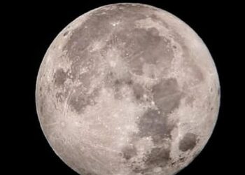 La Súper Luna Azul se disfrutó en el taller de astronomía