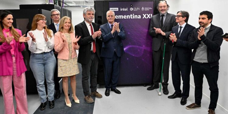 La supercomputadora Clementina XXI se puso en marcha y, de su mano, Argentina está en el top 100