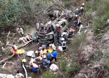 Cuatro soldados muertos tras desbarrancar un camión en San Martín de los Andes