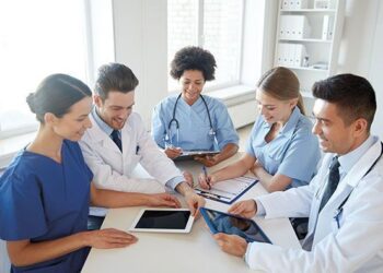 Gobierno bonaerense crea programa «Cuidar a quienes Cuidan» enfocado en profesionales de la salud