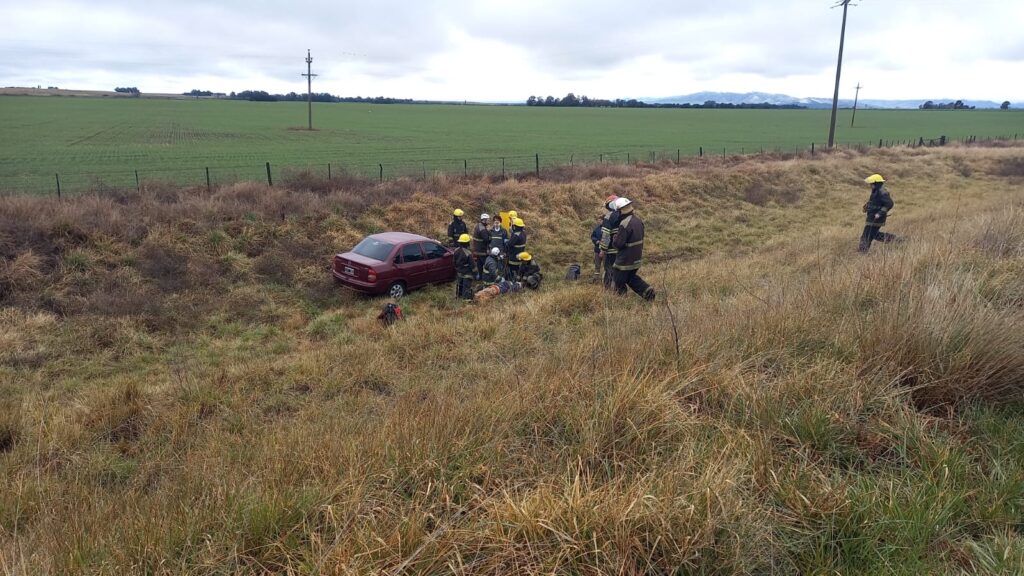 Accidente vehicular en ruta provincial 76 camino a la papelera