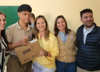 Se entregaron netbook del programa Conectar igualdad