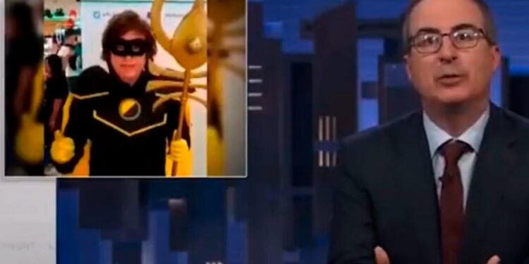 Un programa de TV en EEUU comparó a Milei con un «mapache con bisturí»