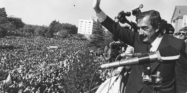 «El Legado de Alfonsín», se lanza hoy una campaña de la UCR para evocar al expresidente