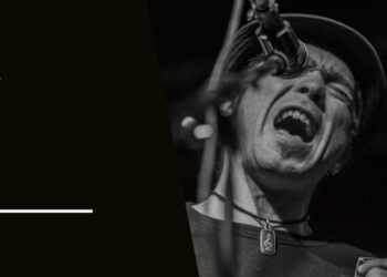 Música entre libros en la biblioteca de Saldungaray