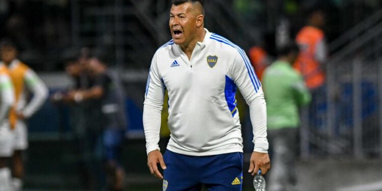 Almirón renunció como técnico de Boca