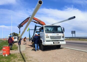 Vialidad Nacional ejecuta la iluminación de la rotonda ubicada en la intersección de las rutas 3 y 22