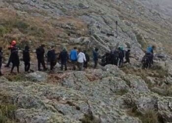 Increíble: A un contingente de estudiantes los agarró una nevada en el hueco del Ventana