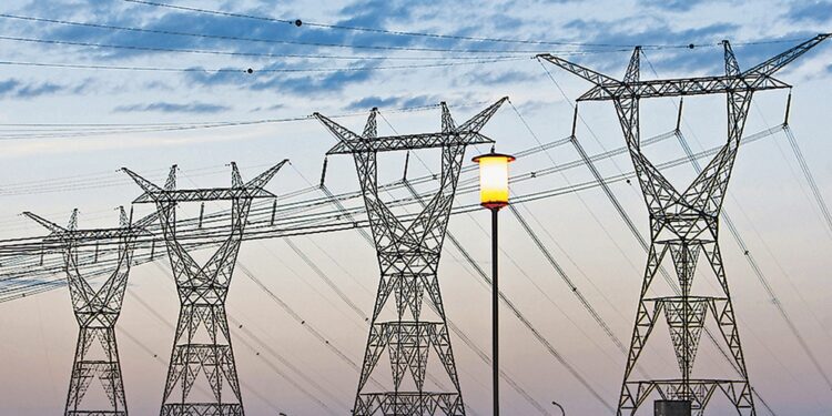 Ajustan 17% las tarifas eléctricas mayoristas de grandes usuarios sin subsidios