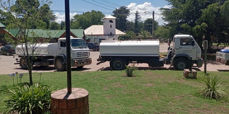 Crisis de agua en Villa: “entre mañana y el viernes estará normalizado el servicio”