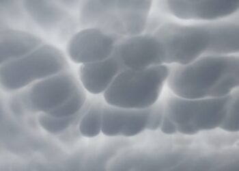 Misteriosos fenómenos en el cielo de Olavarría: la invasión de las nubes Mammatus
