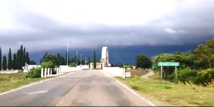 Nueva alerta naranja por fenómenos meteorológicos peligrosos para 4 provincias: qué podría ocurrir