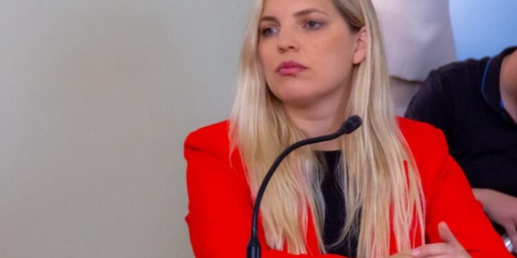 Estefanía Bordoni asumió la intendencia interina del municipio de Tornquist