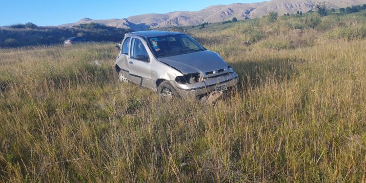 Vuelco con heridos en la ruta 76 a pocos kms del acceso a Villa Ventana.