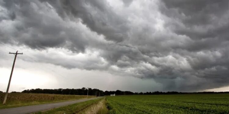 Seis provincias bajo alertas por fuertes tormentas, y siete por altas temperaturas