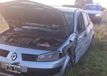 Choque en la 33: Ocurrió esta mañana entre un micro de pasajeros y un auto.