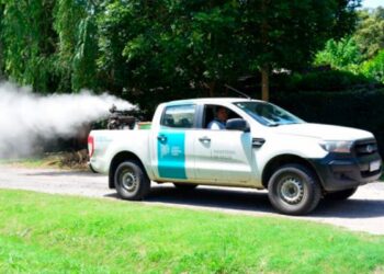 Bomberos de Tornquist, Saldungaray y Sierra trabajan en un incendio en la zona de Estomba