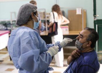 Los casos de Covid en el país se duplicaron en la última semana 