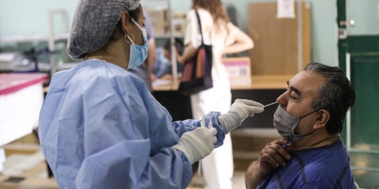 Los casos de Covid en el país se duplicaron en la última semana