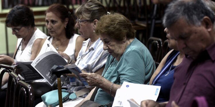 El Gobierno propone actualizar las jubilaciones sólo por inflación desde abril