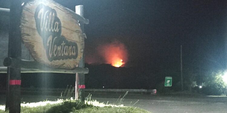 Incendio forestal: Se declaró el fuego contenido con 300 hectáreas quemadas.