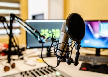 Radios silenciadas y portales de noticias apagados