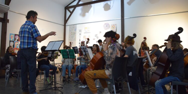 Este lunes reinicia en Villa la orquesta escuela del distrito