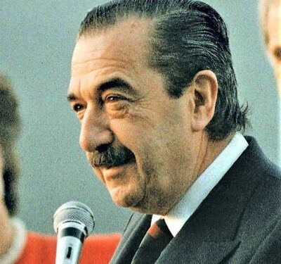 Los hombres pasan, las ideas quedan