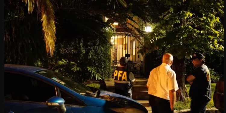 Ordenan allanamientos en la causa de los seguros donde está imputado Alberto Fernández