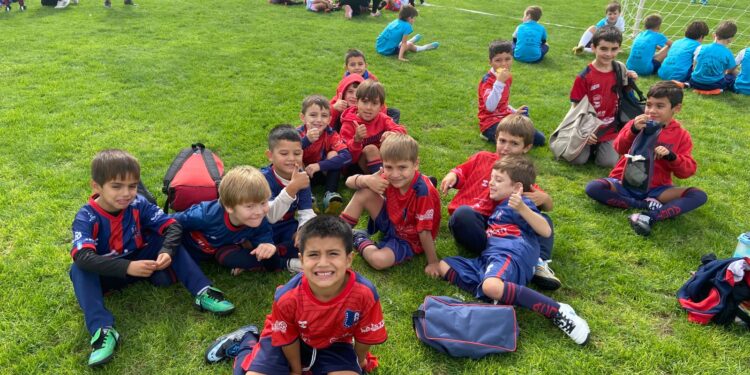 La Escuelita Azulgrana participó de un encuentro en Pigüé