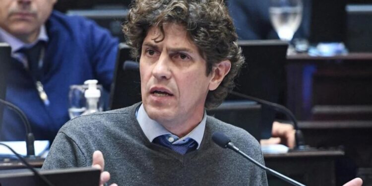 Lousteau argumentó su voto negativo: “El DNU es inconstitucional”