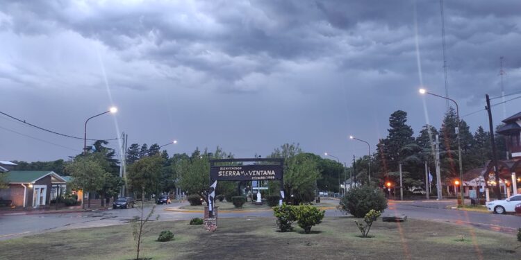 Amanecer con tormenta eléctrica y lluvias. Como estará el tiempo para el fin de semana en la comarca