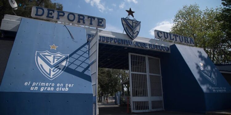Cuatro jugadores de Vélez fueron denunciados por abuso sexual.