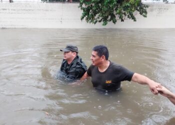 Corrientes bajo las aguas:  El temporal de la madrugada del domingo dejo más de 800 evacuados