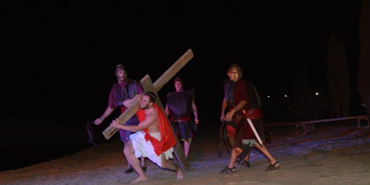 Pasó un nuevo Vía Crucis Viviente en el Parque Lainez