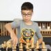 Un argentino de 10 años derrotó al número uno de ajedrez en el Bullet Brawl 2024