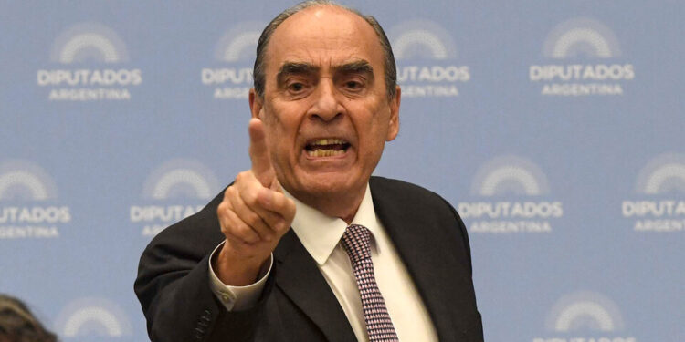 Más presión para que se apruebe la Ley Ómnibus: El Gobierno amenaza con cobrar Ganancias de forma retroactiva