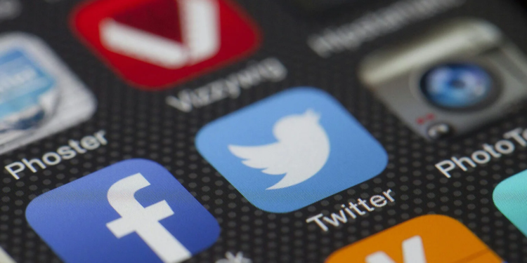 Los riesgos de informarse a través de redes sociales