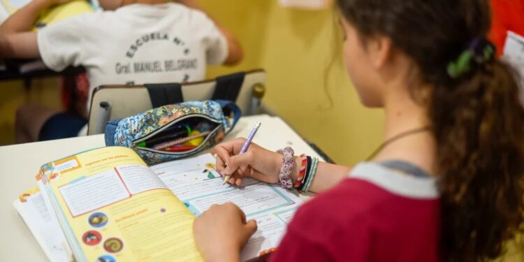 Alerta familias: por qué motivos se puede suspender el pago de los Vouchers Educativos