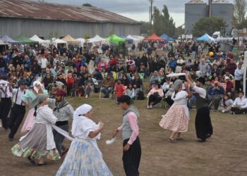 Saldungaray vibró con una nueva edición de la Fiesta Provincial de la Vendimia