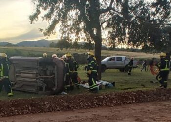 Vuelco de un utilitario en el ingreso a Villa Ventana