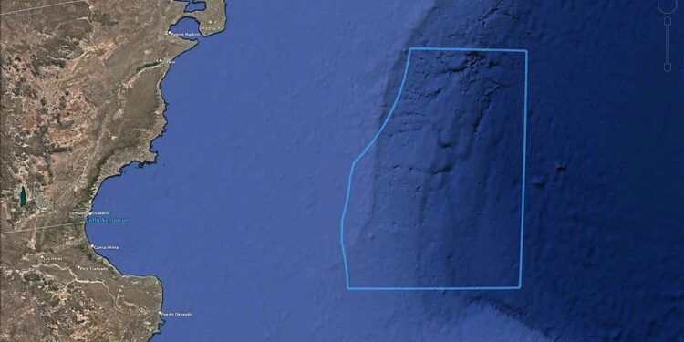 Apuran al Senado para proteger el Agujero Azul del Mar Argentino de la sobrepesca extranjera