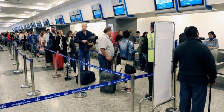 El Gobierno reforzó la seguridad en embajadas y aeropuertos tras el fallo sobre el atentado a la AMIA