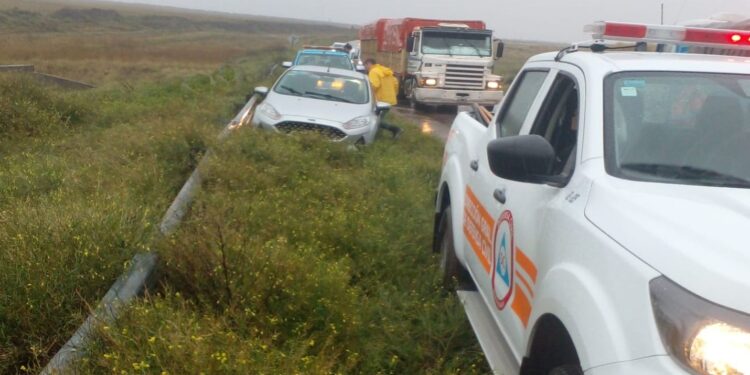 Ruta 33: Despistó, dejó el auto cerrado y se fue