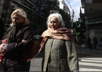 Jubilaciones: el cambio clave que intentará aprobar Diputados que impediría a muchas mujeres jubilarse antes de los 65 años